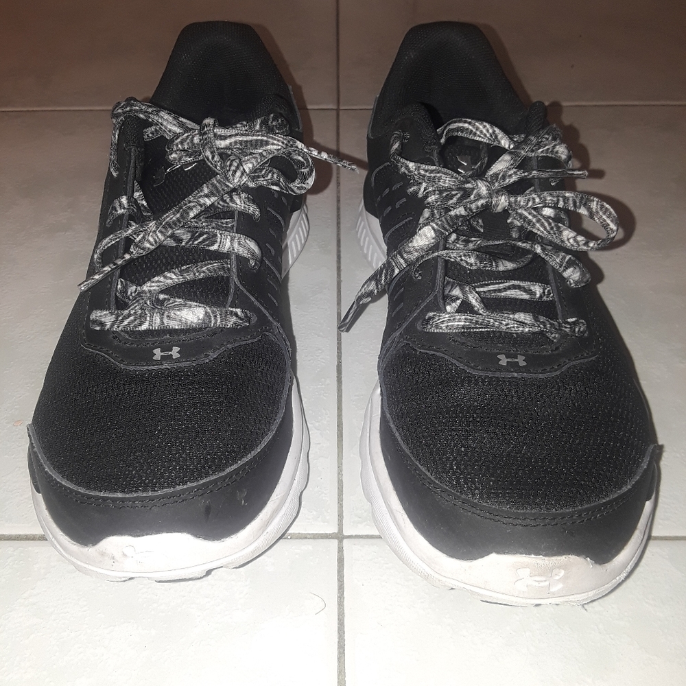 Under Armour Sneakers - Picture 3 of 4